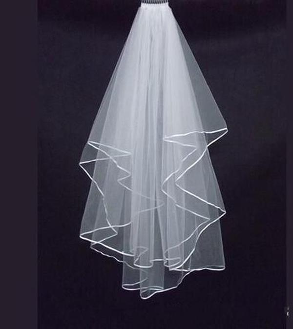 Cheapest TwoLayer Wedding Veils Real Garden Veils ShoulderLength With Comb High Quality White Veils for Wedding HT50 ZZ
