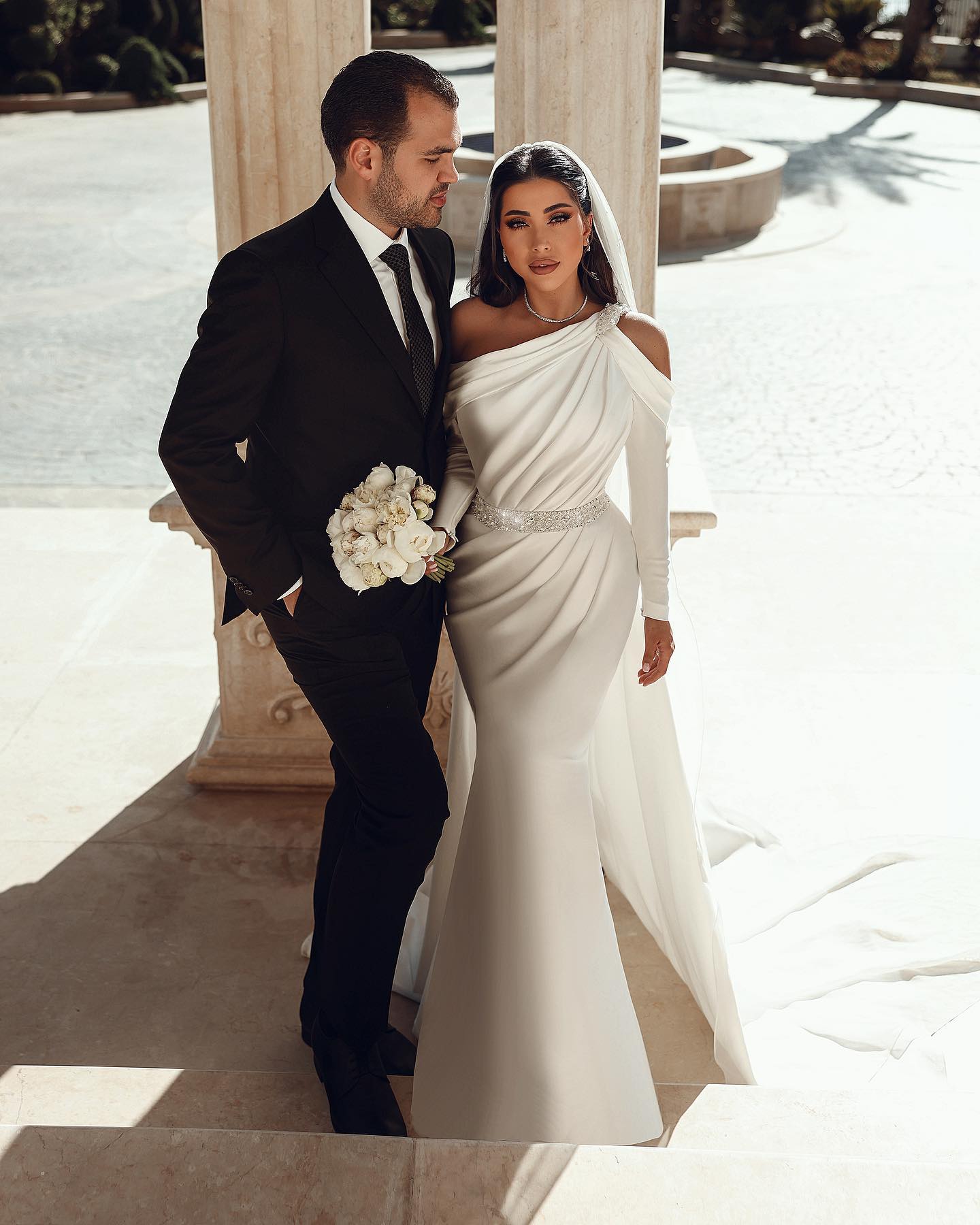 ful Mermaid Wedding Dresses Long Sleeves Bridal Gowns With Detachable Train Pleated One Shoulder Necke Satin Vestido De Novia