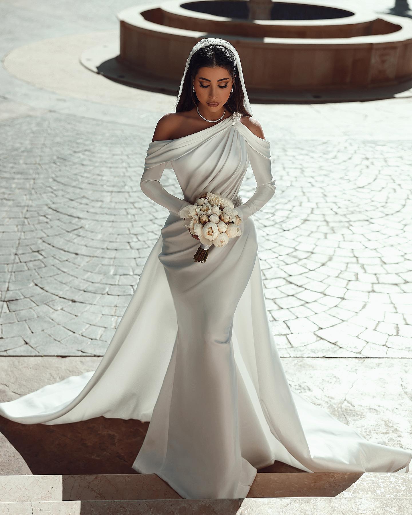 ful Mermaid Wedding Dresses Long Sleeves Bridal Gowns With Detachable Train Pleated One Shoulder Necke Satin Vestido De Novia