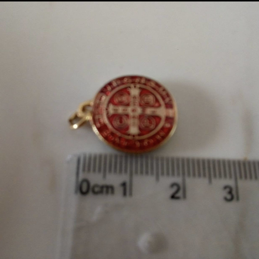 Charms 50 pcs Religious Set of multicolor Saint Benedict Medals Catholic Gold Plated SB Medal Coin San Benito Favors Gifts 230907