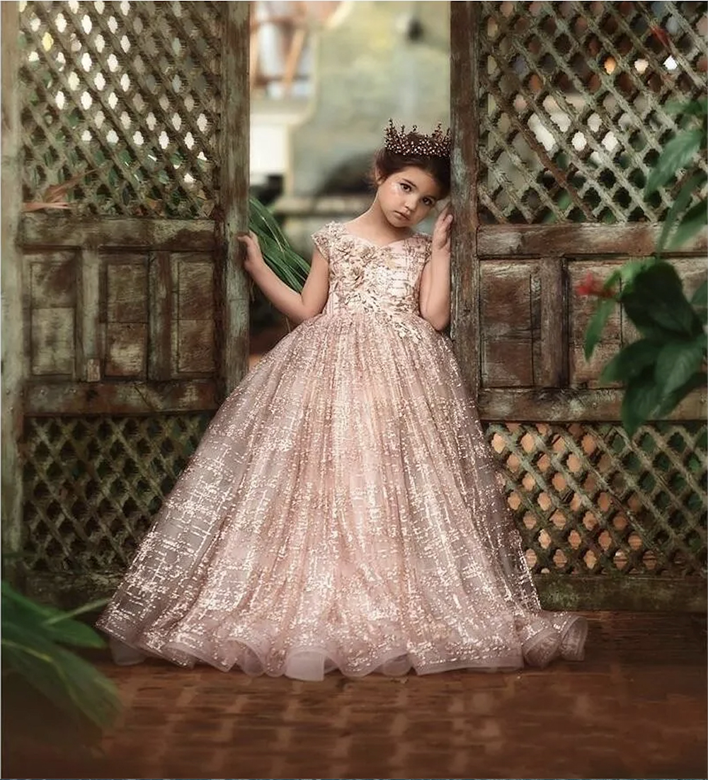 2023 Rose Gold Sequined Flower Girl Dresses For Weddings Lace Sequins Bow Open Back Short Sleeves Girls Pageant Dress Kids Communion Gowns