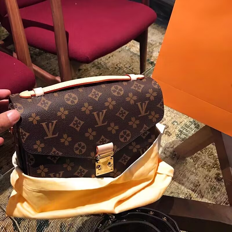 Women Luxurys Designers Bags Handbag Women Handbags Lady Messenger Fashion Shoulder Bag Luxury Crossbody Tote louise Purse Crossbodys viuton Wallet