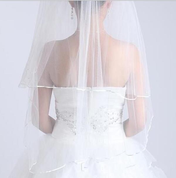 Cheapest TwoLayer Wedding Veils Real Garden Veils ShoulderLength With Comb High Quality White Veils for Wedding HT50 ZZ