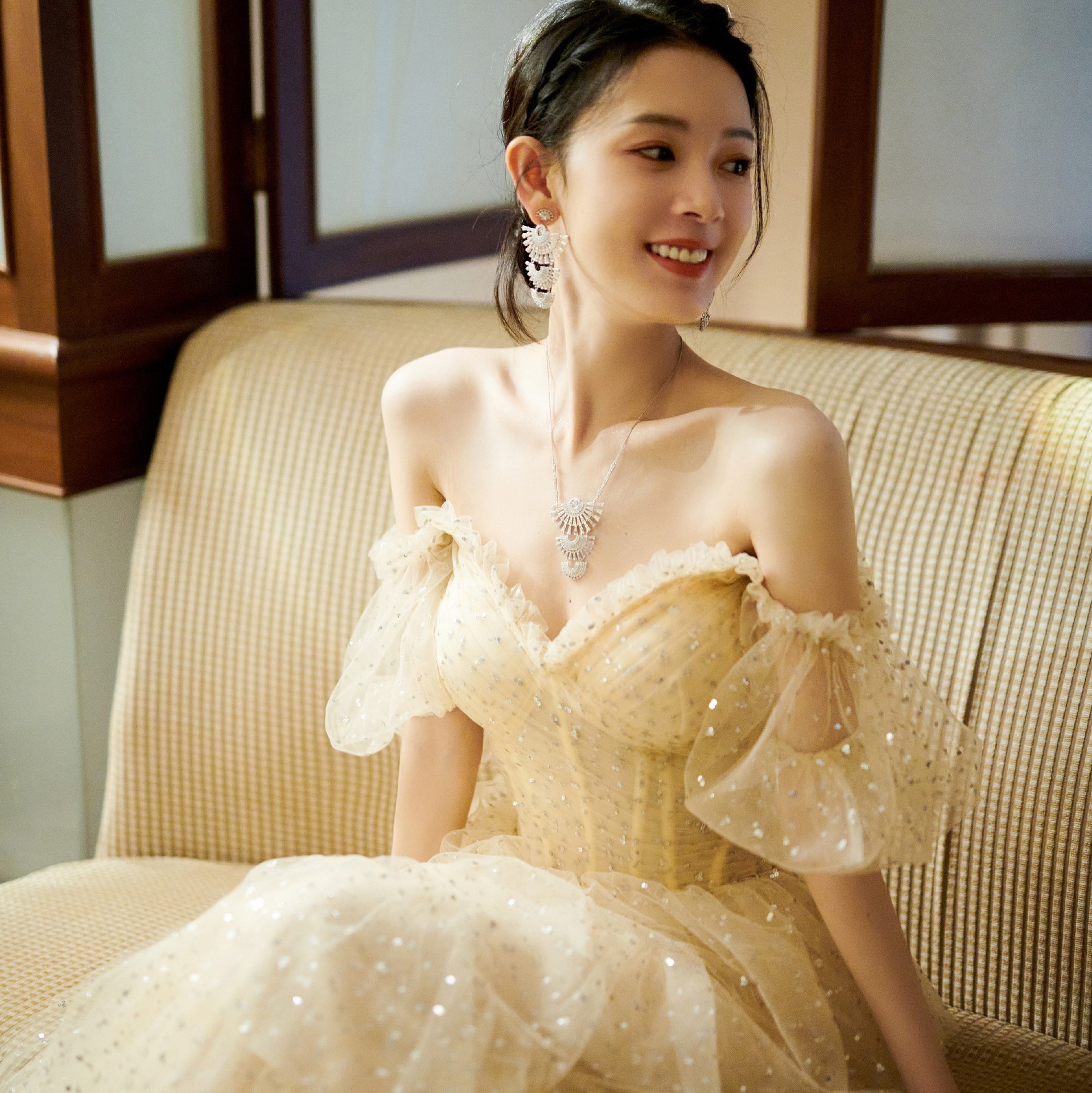 2023 Dubai Crystal Ball Gown Wedding Dresses Plus Size Long Sleeves Lace bling vestido de novia Garden Country Bridal Party Gowns Robe De Soiree