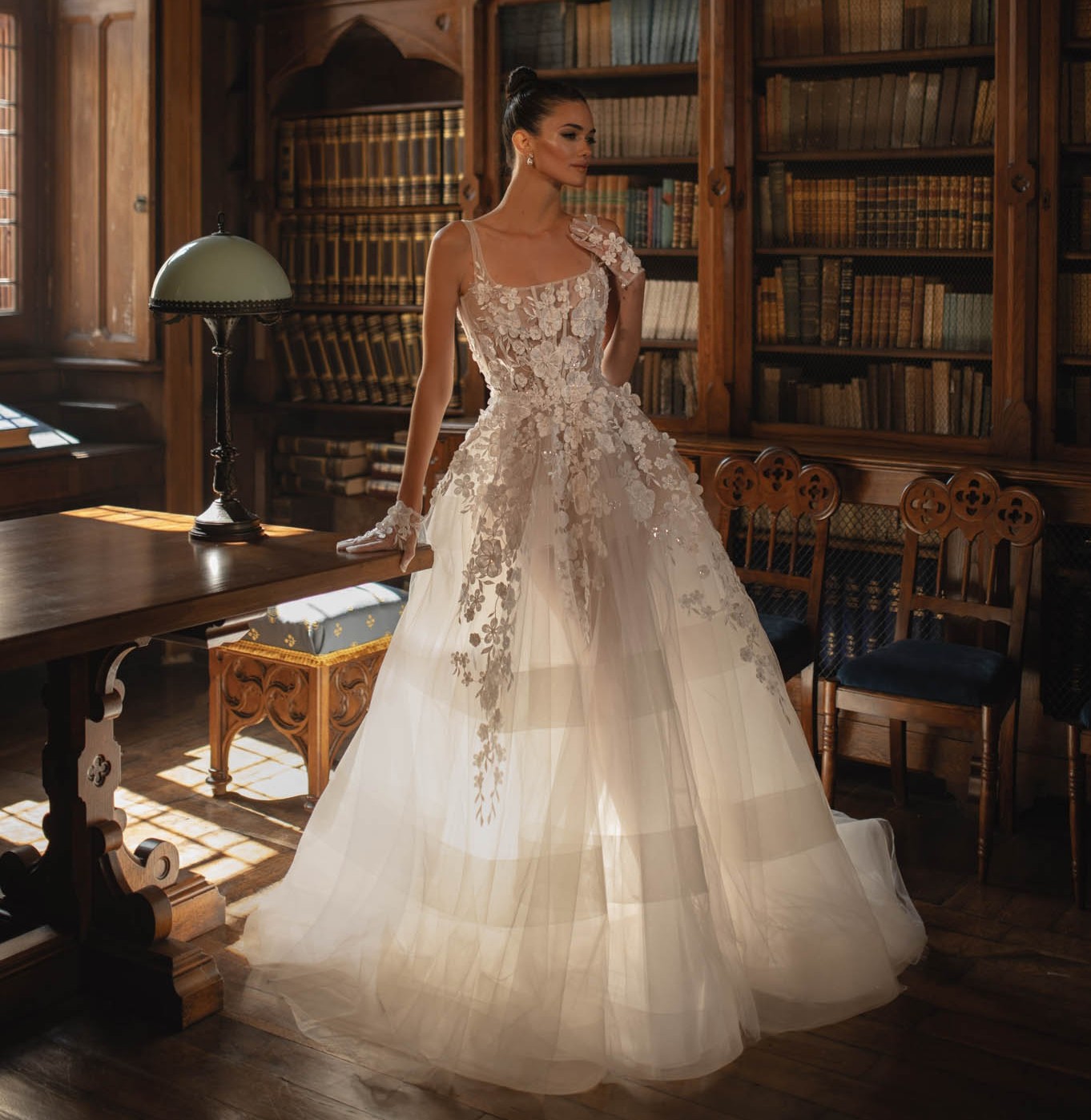 Berta Lace Appliqued Wedding Dresses Beaded Bridal Gowns Square Necke A e Tulle Sweep Train Vestido De Novia