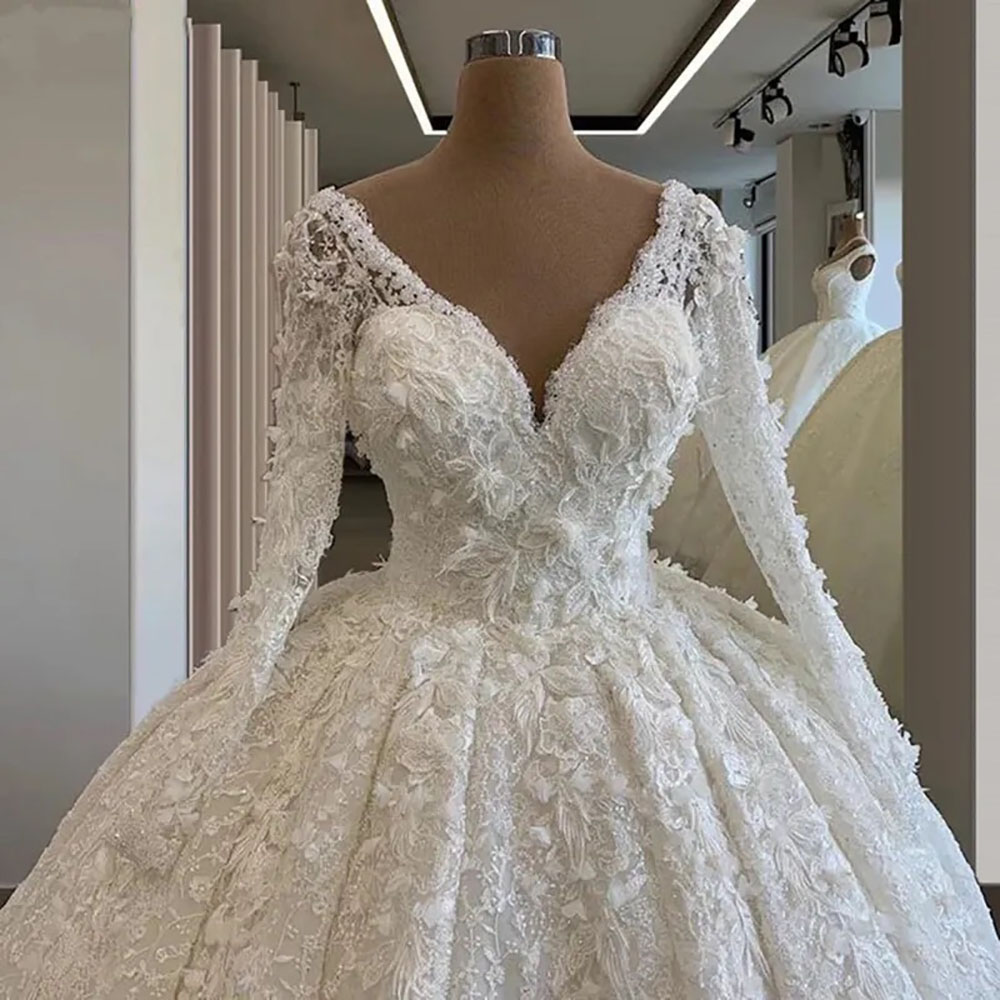 Ball Gown Wedding Dresses Ivory Bridal Gowns Formal White New Custom Plus Size Lace Up Applique Zipper Long Sleeve Lace V-Neck Hand Made Flowers