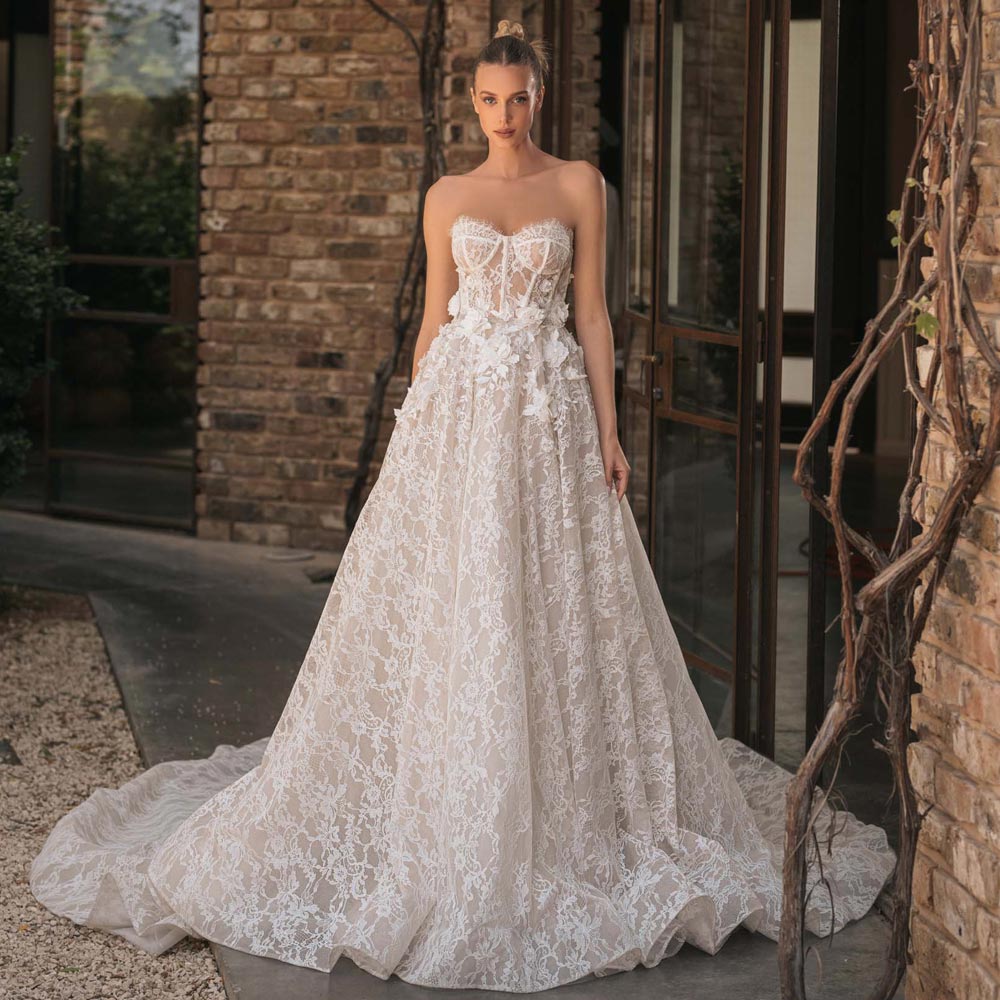 Berta Lace Wedding Dresses 3D Appliqued Bridal Gowns Strapless Necke A e Tulle Court Train Vestido De Novia