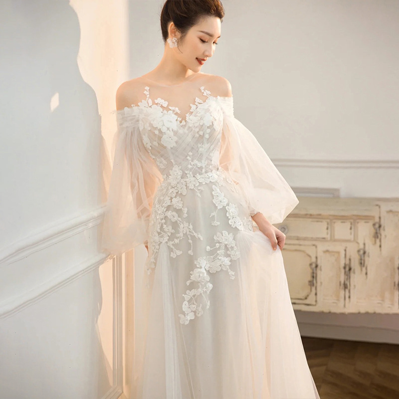 Designer a line Dresses lace Crystals Rhinestones up Back Arabic Wedding Gown Vestidos De Novia Organza Chapel Train Lace Applique Bridal Gowns