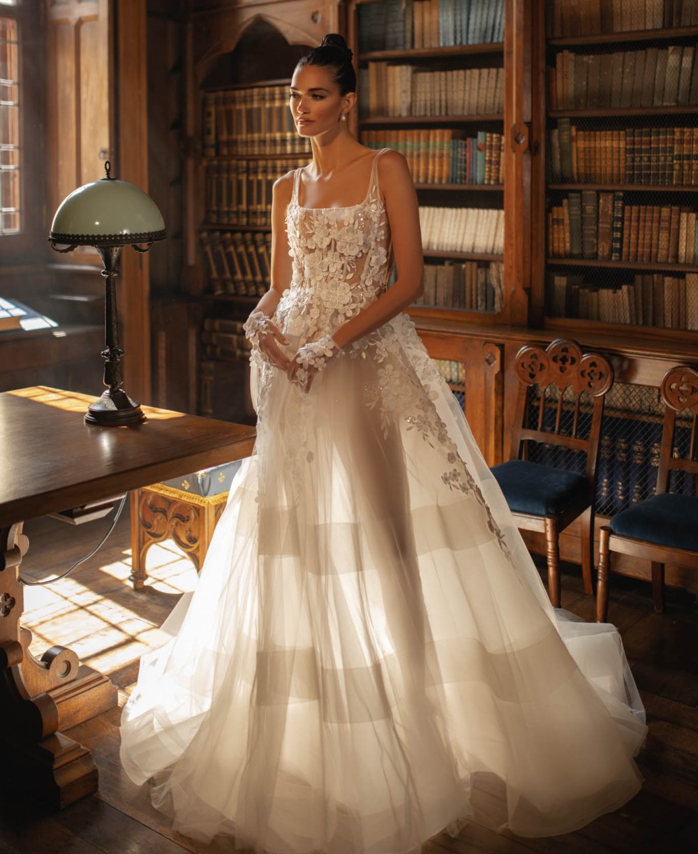 Berta Lace Appliqued Wedding Dresses Beaded Bridal Gowns Square Necke A e Tulle Sweep Train Vestido De Novia