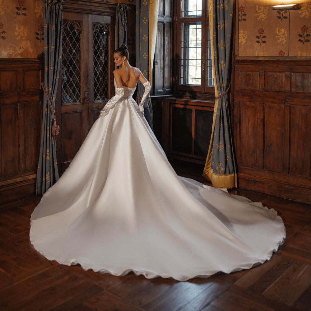 Designer Wedding Berta Dresses Strapless Necke Bridal Gowns Pleated A E Satin Sweep Train Vestido De Novia 0219
