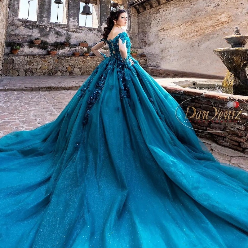 Sexy Sweetheart Neck Shiny Quinceanera Sweet Beading Lace Appliques 16 Year Old Girl Princess Birthday Party Ball Dress
