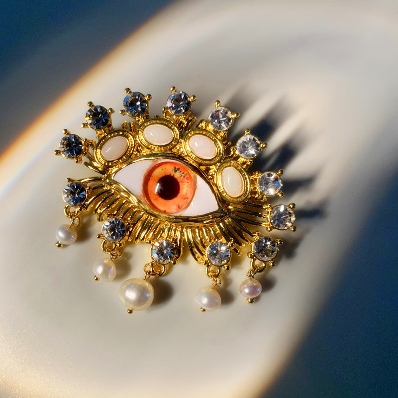 Pins Brooches 2023 Exaggerated Devil's Eye Brooch Baroque Pearl Tassel for Men Women Unisex Pin Jewelry European And American Vintage 230909