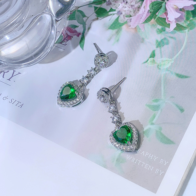 2023 Ins Dangle Earrings Sparkling Jewelry Heart Shape Emerlad CZ Dia Gemstones Handmade Party Women Wedding Drop Earring For Lover Gift