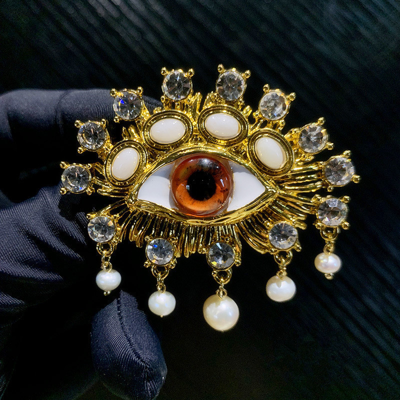 Pins Brooches 2023 Exaggerated Devil's Eye Brooch Baroque Pearl Tassel for Men Women Unisex Pin Jewelry European And American Vintage 230909