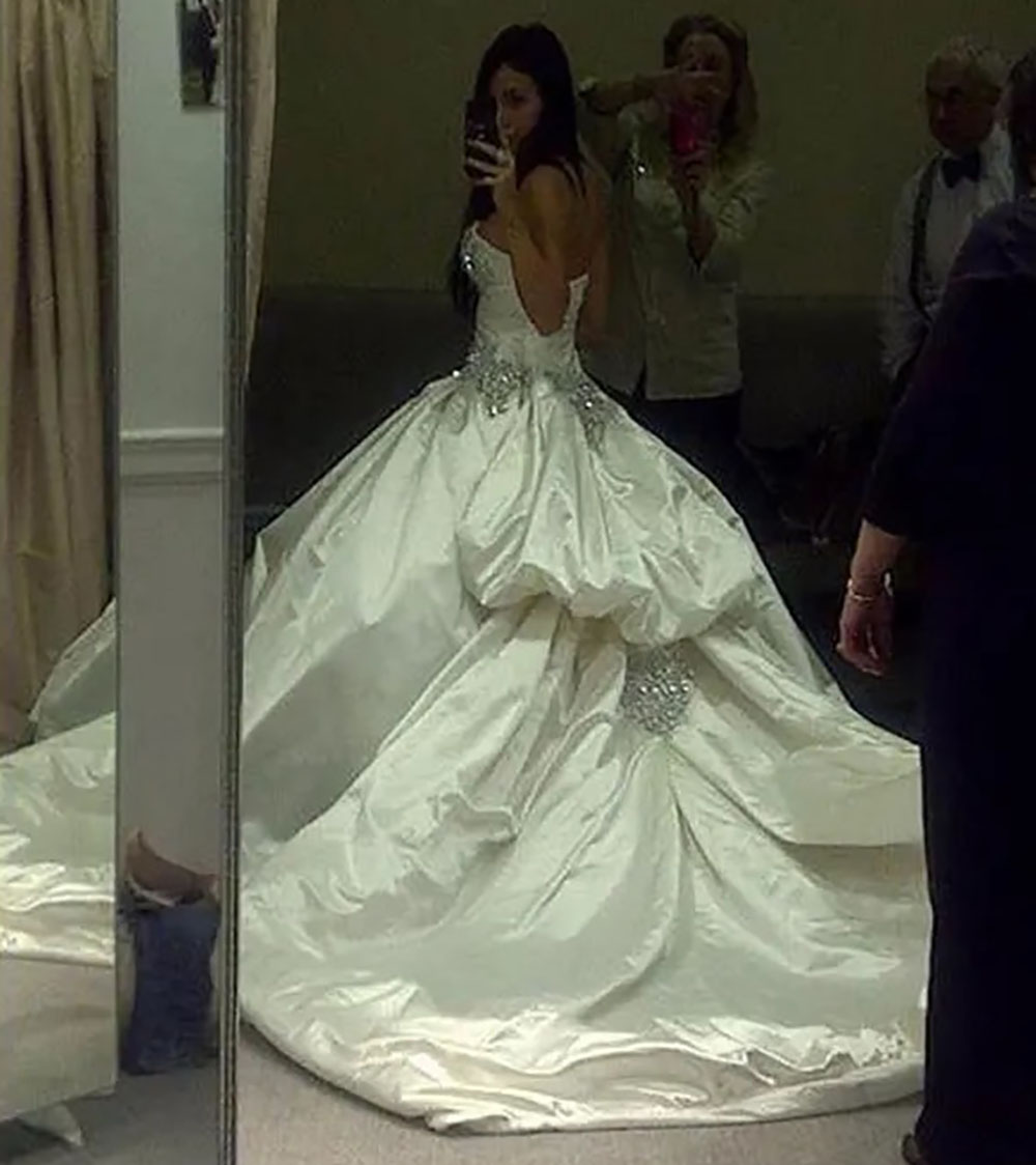 Ball Gown Wedding Dresses White Bridal Gowns Formal New Ivory Custom Plus Size Lace Up Zipper Beaded Applique Pleat Sweetheart Sleeveless Crystal Sati