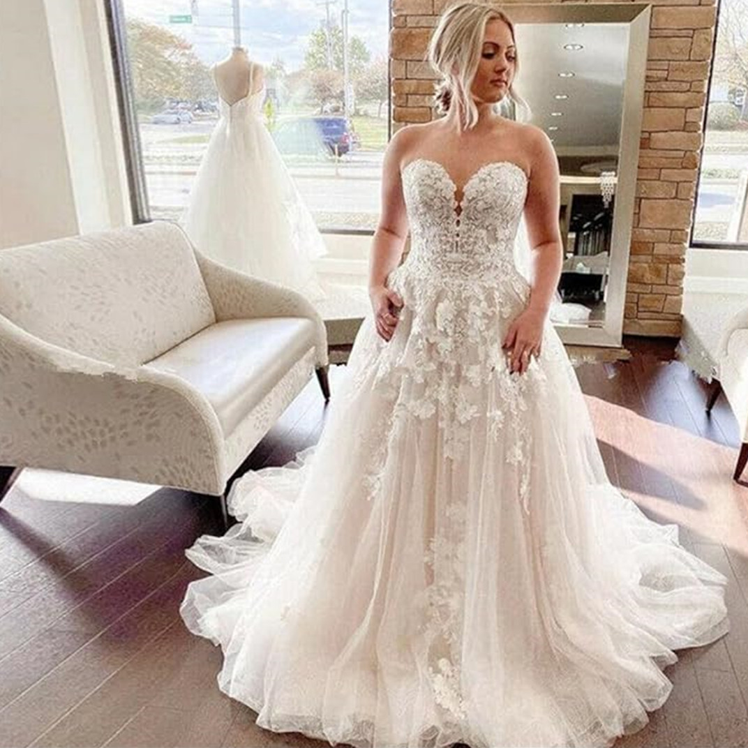 Strapless Wedding Dress V-Neck Sleeveless Bridal Gowns Sweep Train Satin Robe De Mariage Garden Plus Size Bride Vestidos De Noiva Custom Made