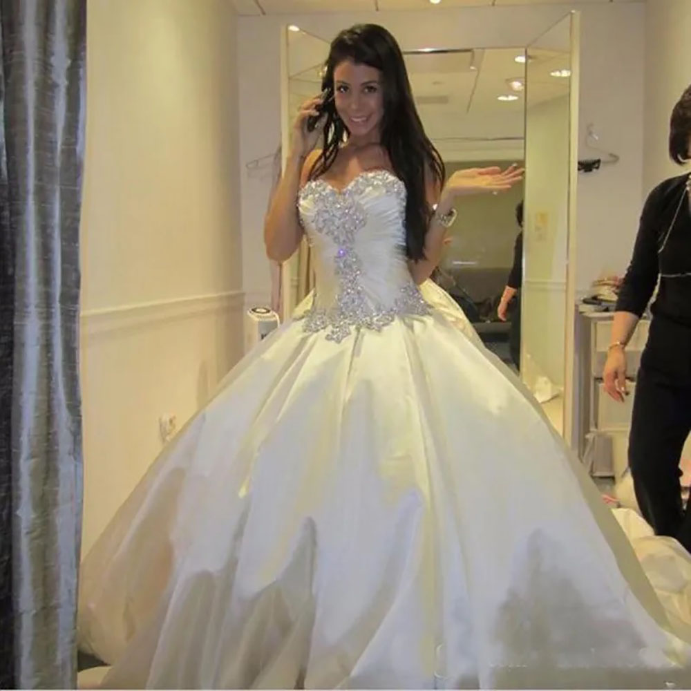 Ball Gown Wedding Dresses White Bridal Gowns Formal New Ivory Custom Plus Size Lace Up Zipper Beaded Applique Pleat Sweetheart Sleeveless Crystal Sati