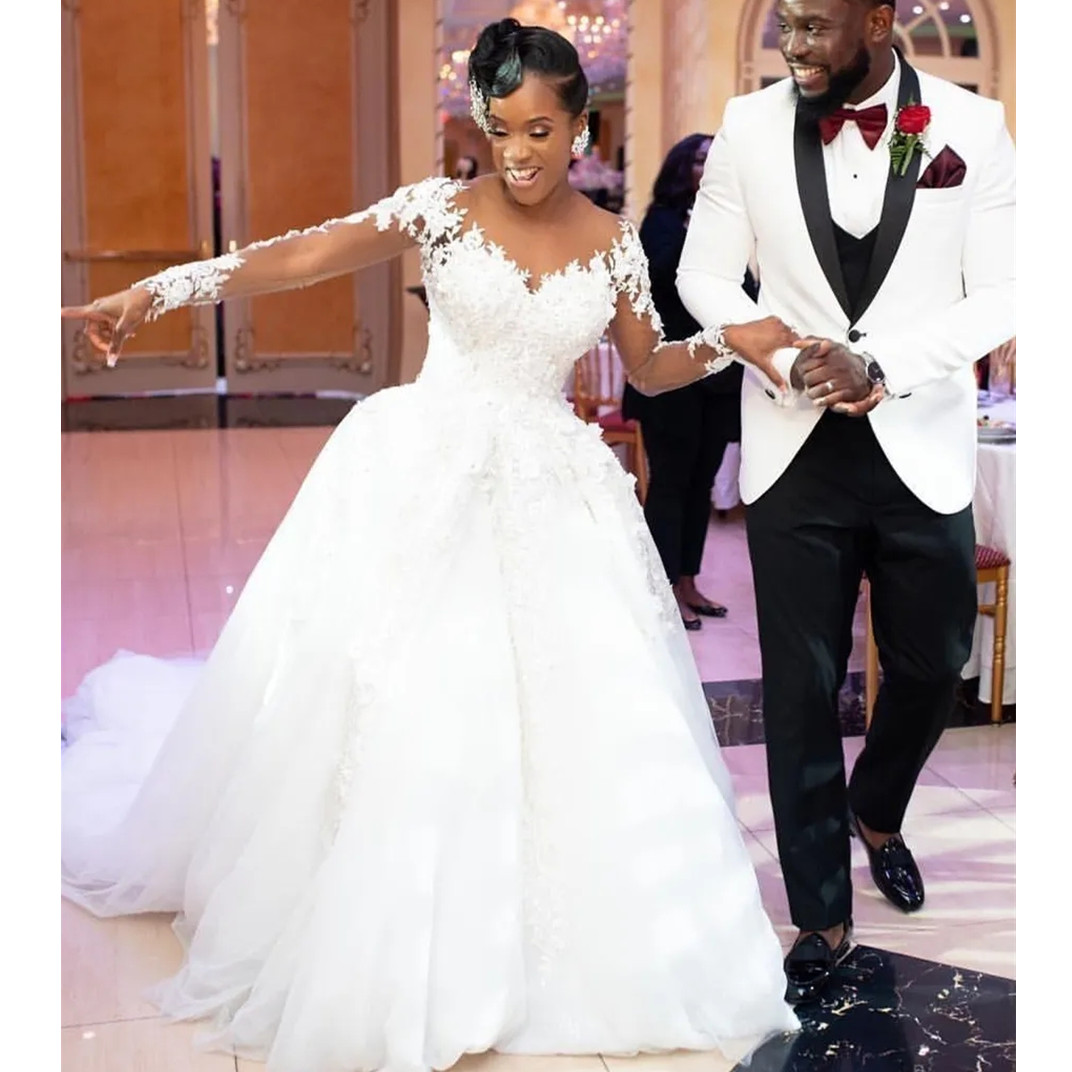 Long Sleeves Floral Wedding Dresses Vestidos A Line Lace Boat Neck Bridal Dress Lace Up Back Floor Length New Arrvals Robe de Soiree