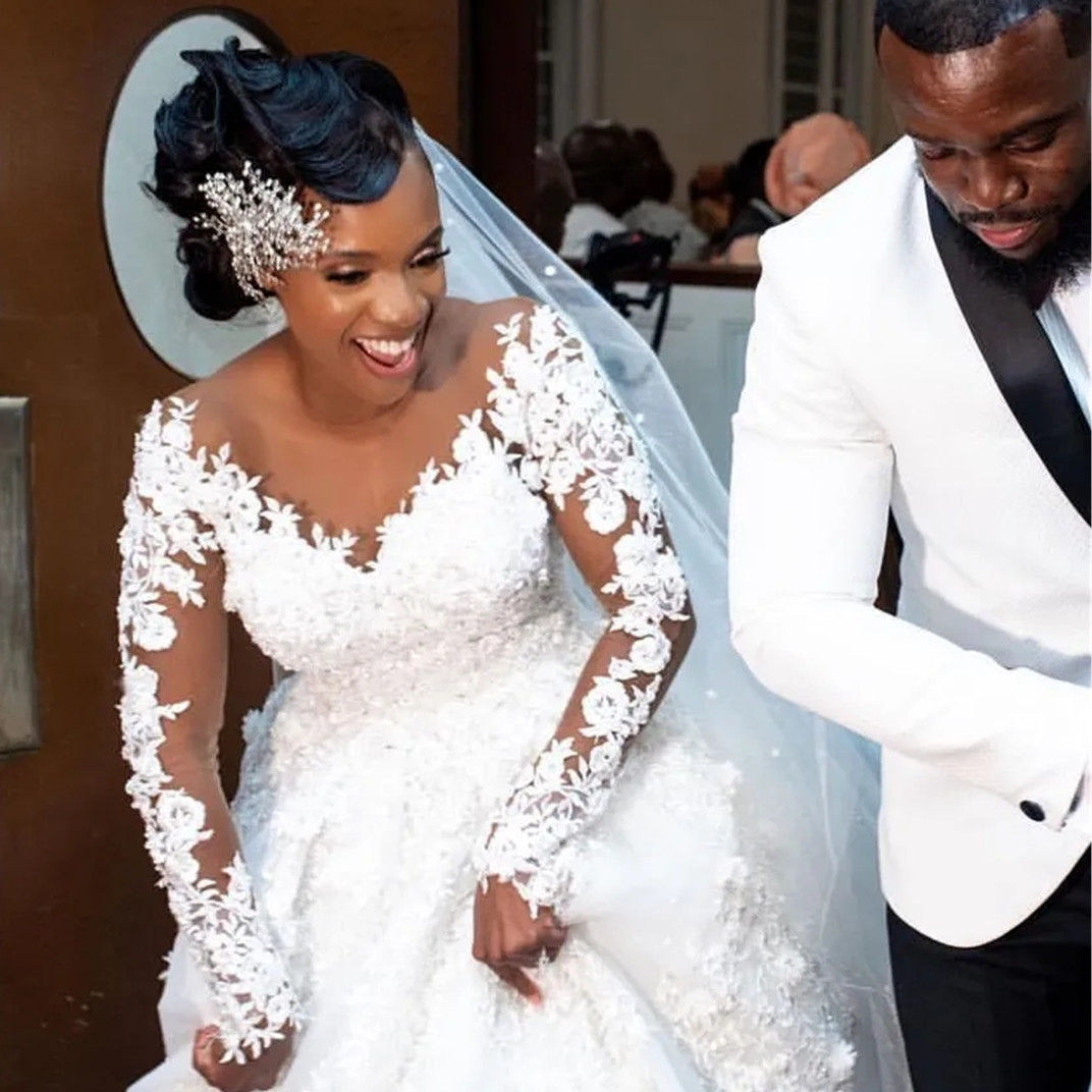 Long Sleeves Floral Wedding Dresses Vestidos A Line Lace Boat Neck Bridal Dress Lace Up Back Floor Length New Arrvals Robe de Soiree