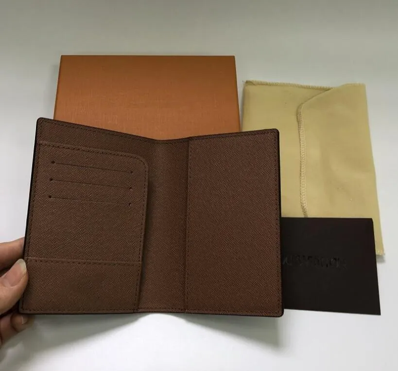 M60181 Mens passport holder Women Wallet Flower printing Card Holder real Leather Women Purse Covers For Passports with box purse