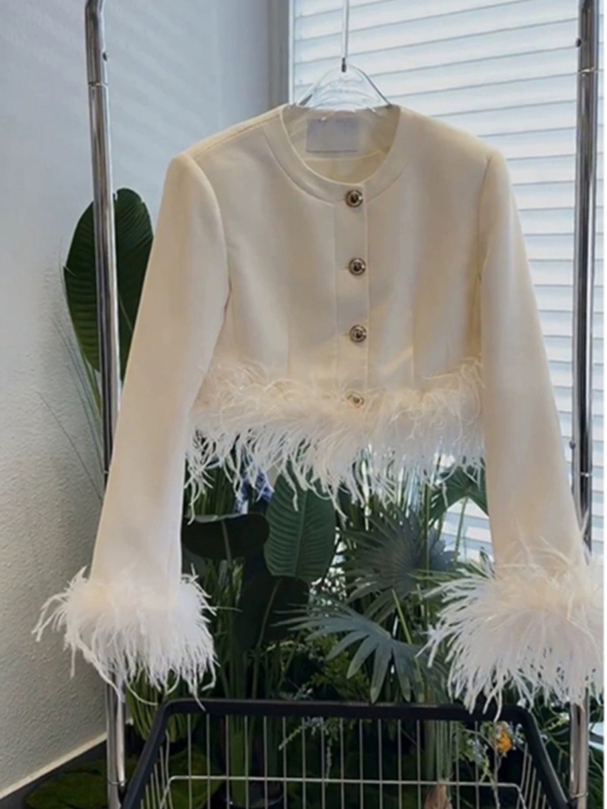 Womens autumn white color long sleeve ostrich fur patchwork high waist short jacket coat SMLXL