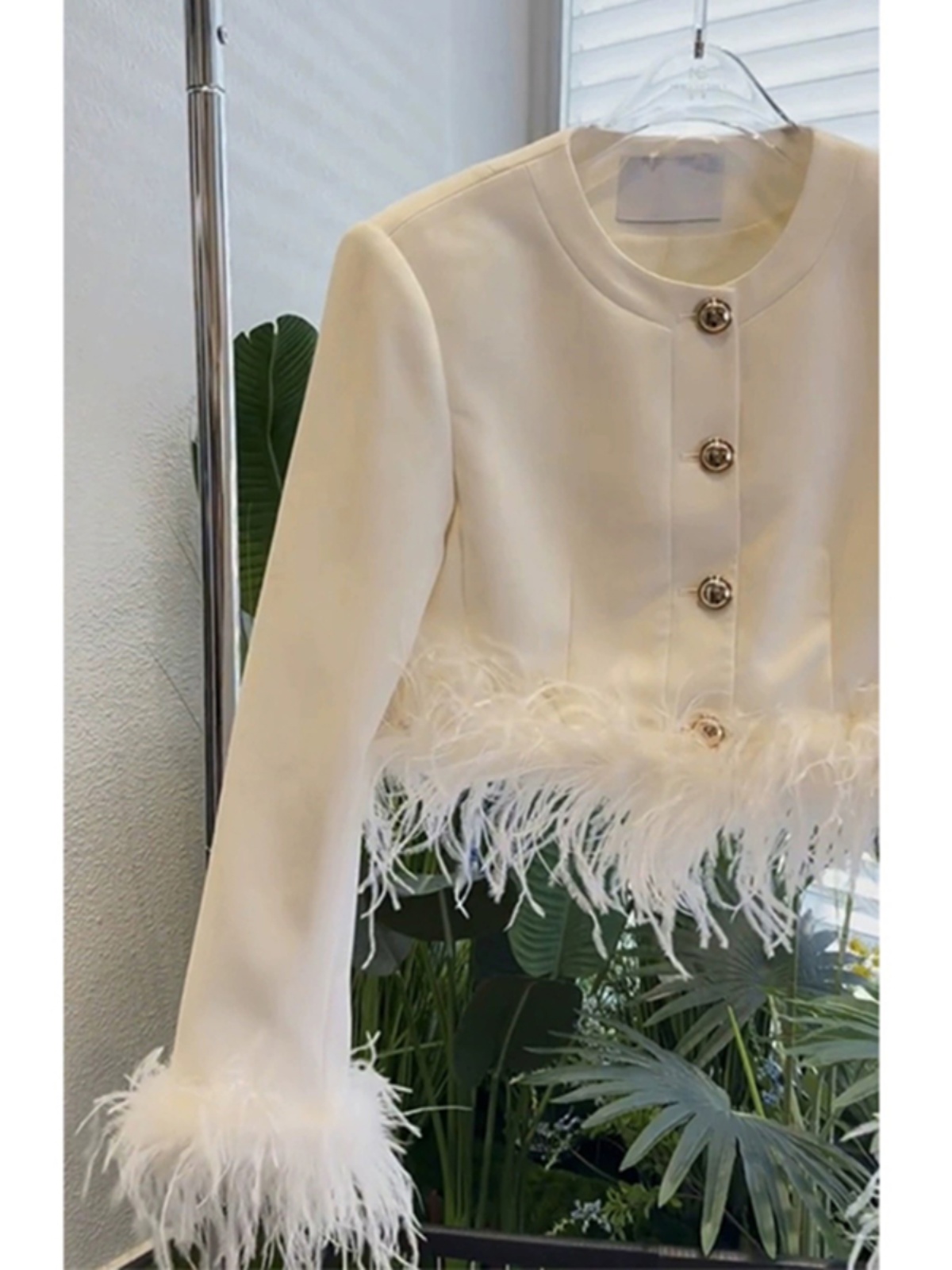 Womens autumn white color long sleeve ostrich fur patchwork high waist short jacket coat SMLXL