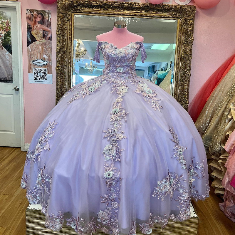 Lavender V-Neck Quinceanera Dresses Ball Gown With Beaded Appliques Off Shoulder Sweet 16 Dress Lace Up Vestidos De 15 Anos