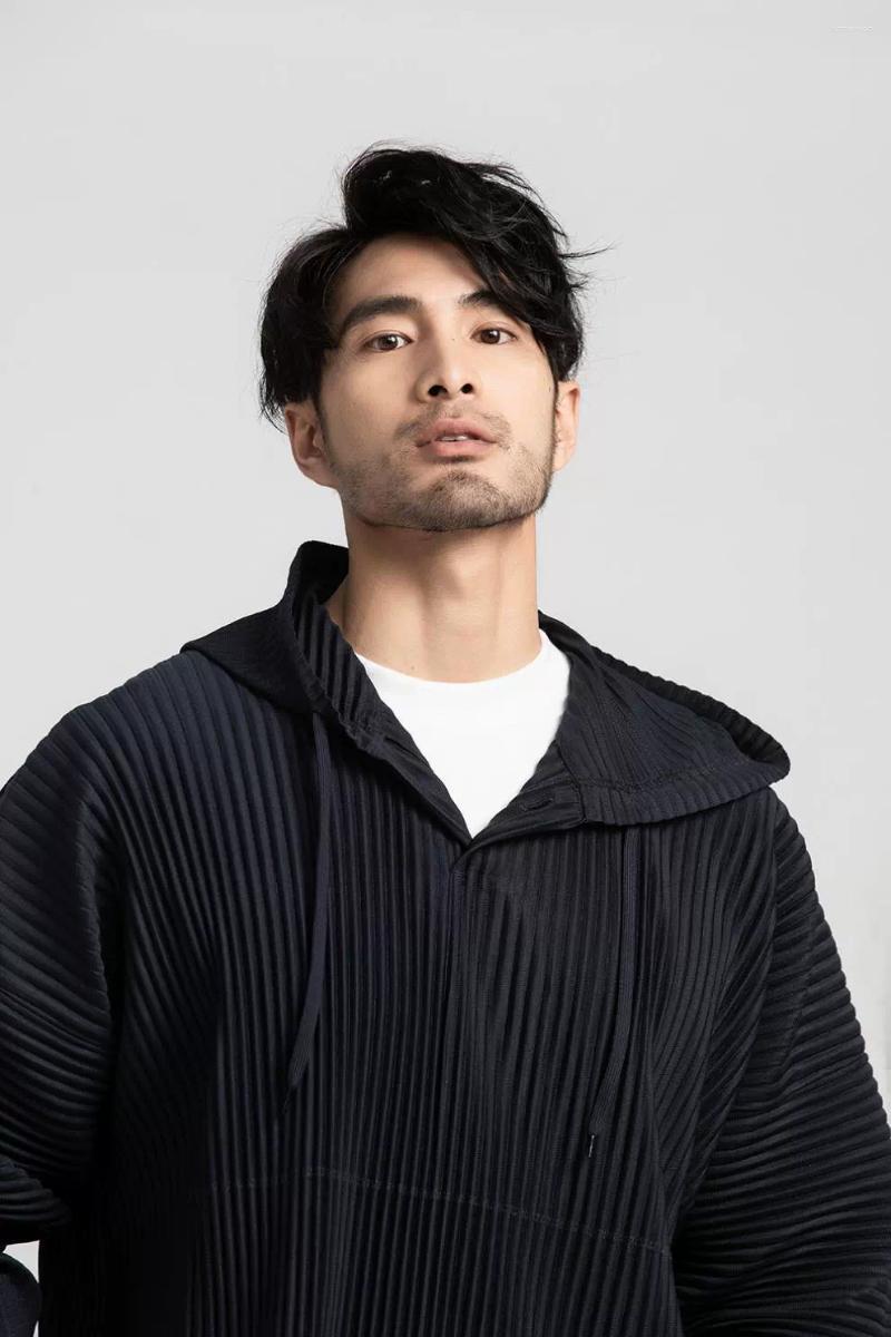 Men's Hoodies Miyake Pleated For Men Black Hoodie 2023 Solid Color Coat Breathable Loose Drawstring Casual Top Man Clothing