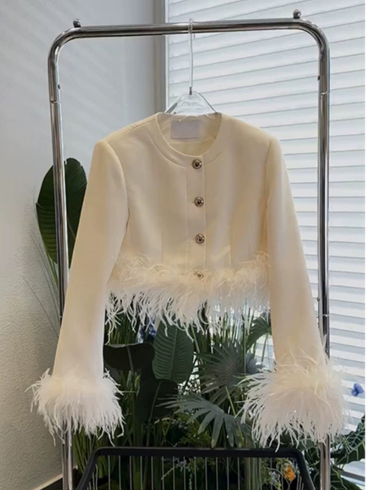 Womens autumn white color long sleeve ostrich fur patchwork high waist short jacket coat SMLXL
