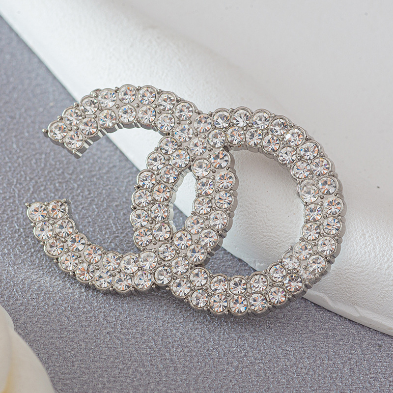 Luxury Women Men Brooches Designer Brand Letter Brooch Crystal Rhinestone Jewelry Brooch Pin Marry Christmas Party Gift Accessories