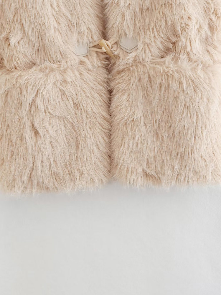 Women's Vests Faux Fur Thicken Vest Women Winter Elegant Plush Sleeveless Horn Button Female Coat Fashion V-neck Casual Loose Lady Tops 230912