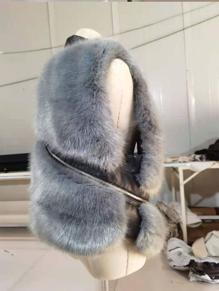 Women's Fur Faux Fur Autumn Winter Patchwork Fur Women's Vest Short Coat Slim Fashion Versatile 230912