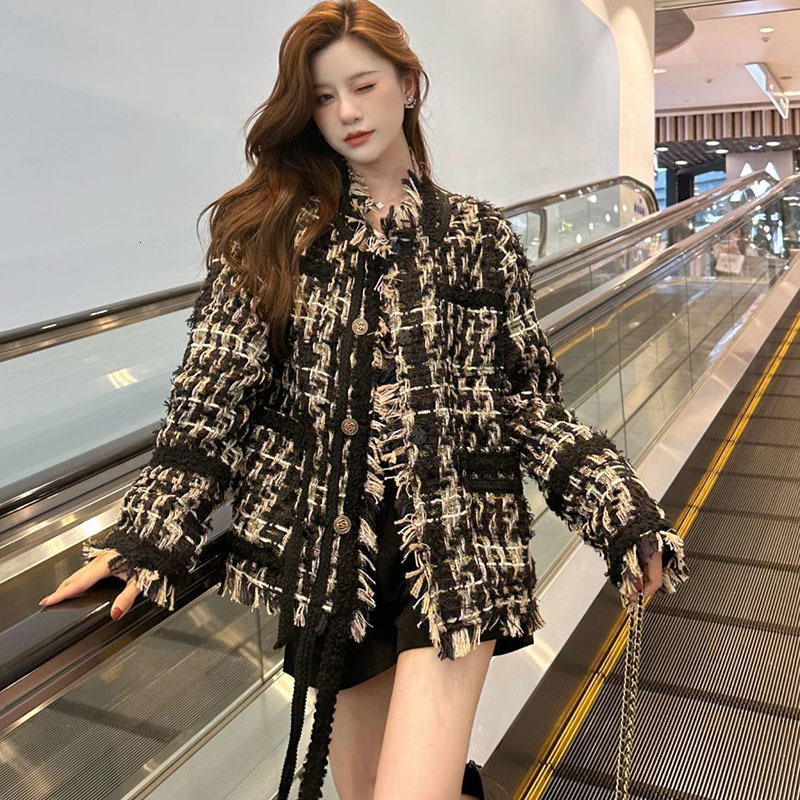 Women's Jackets Autumn Elegant Tweed Jacket Women Fashion Korean Loose Tassel Button Coat Hepburn Style V Neck All Match Office Lady Outwear 2309