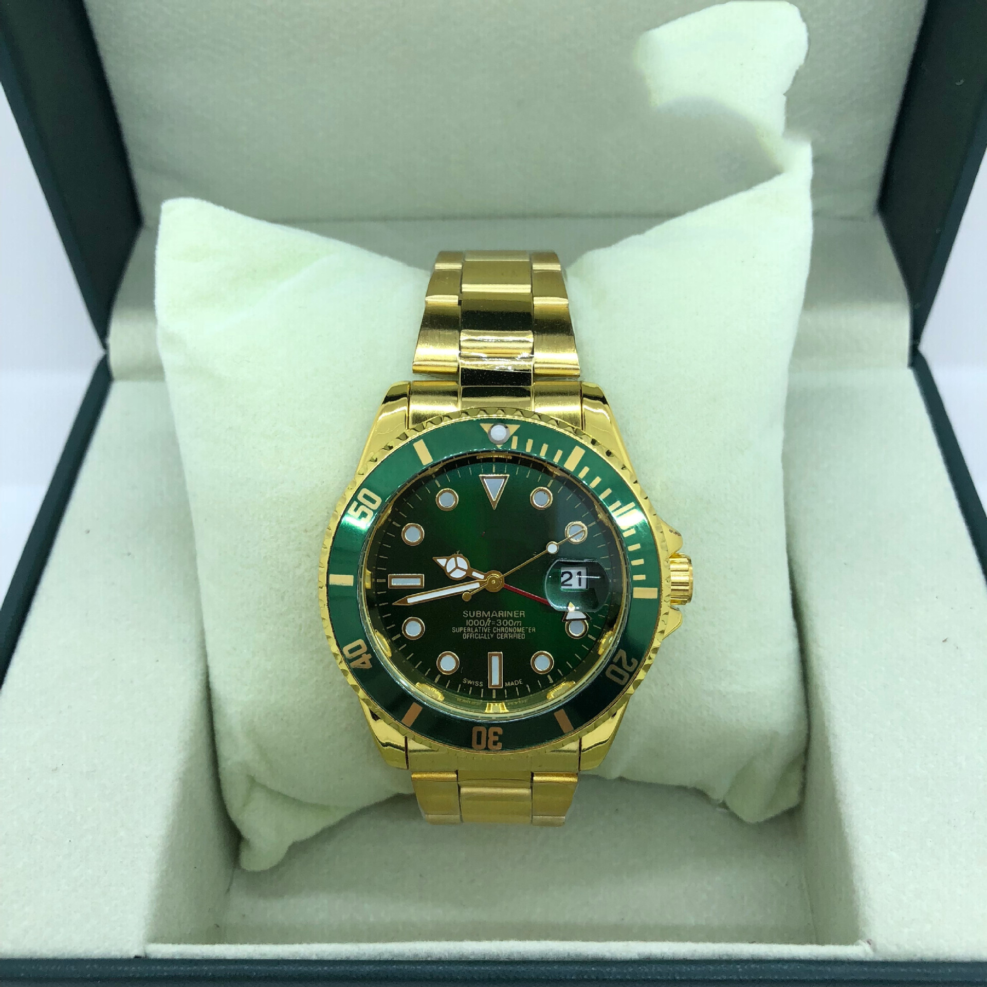 Men's Classic Wristwatches Water Ghost Quartz Movement Watch with Steel Band in Green Black and Blue Watches