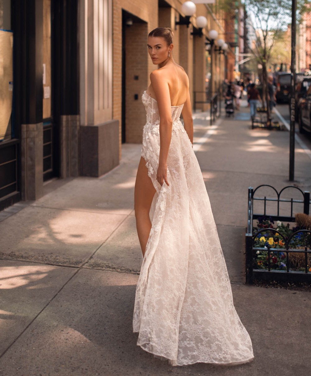 Berta Lace Wedding Dresses Side Split Bridal Gowns Appliqued V Necke A e Tulle or Length Vestido De Novia