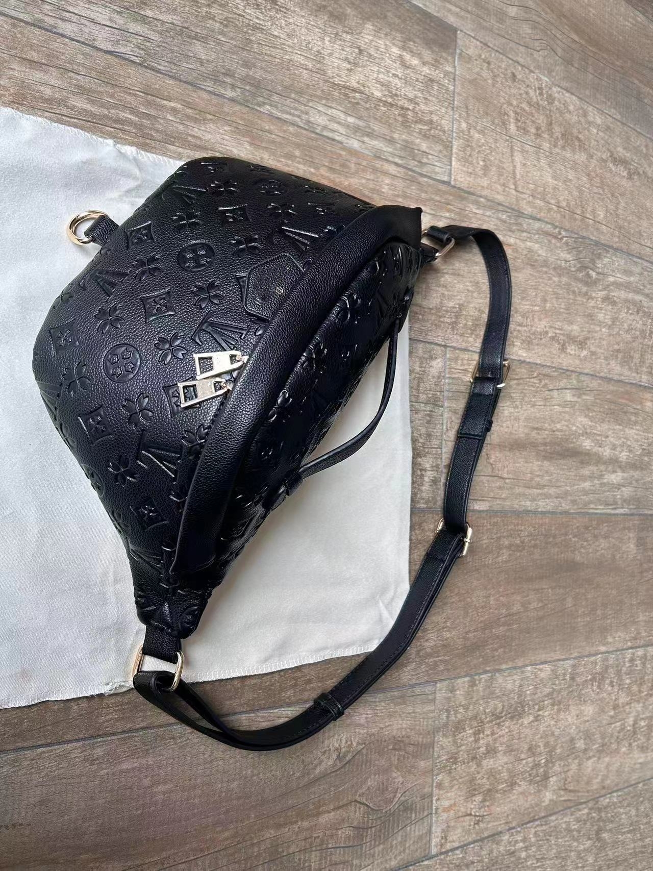 2025 s Designers Bags Mens Chest pack men women bag bags Unisex Men Women man leather Sport Fanny Pack Belly Waist Bum Bag A1