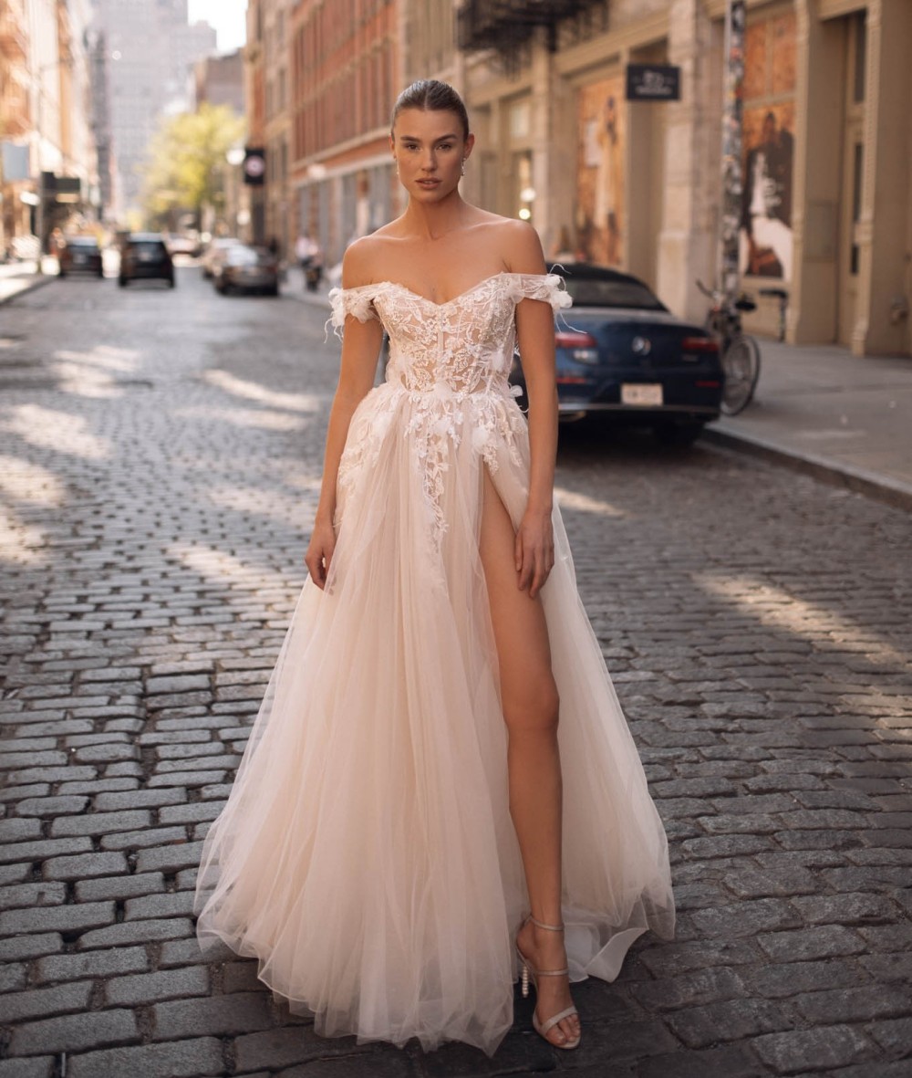 Berta Lace Wedding Dresses Side Split Bridal Gowns Appliqued Off The Shoulder Neckline A Line Tulle Floor Length Vestido De Novia