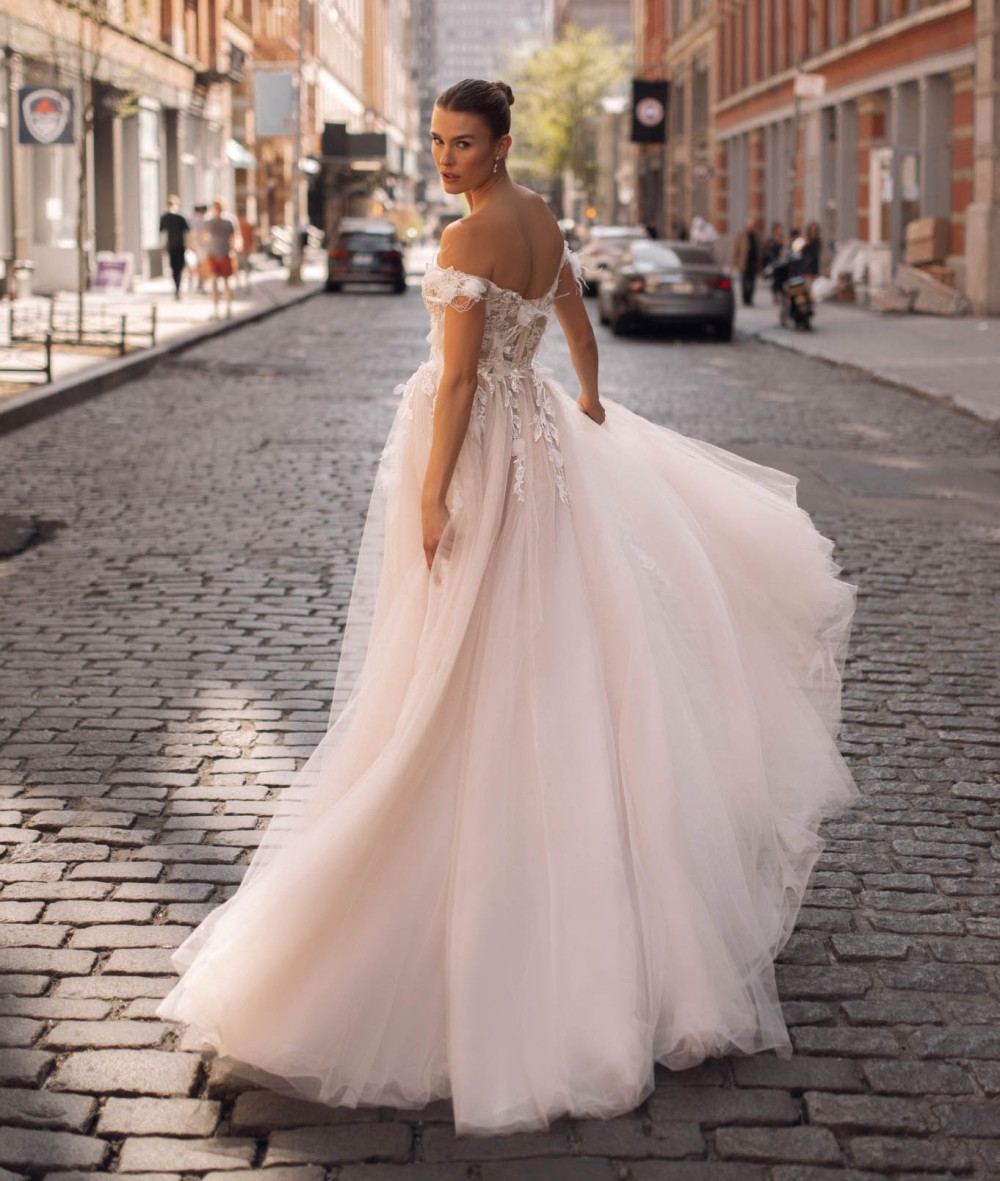 Berta Lace Wedding Dresses Side Split Bridal Gowns Appliqued Off The Shoulder Neckline A Line Tulle Floor Length Vestido De Novia