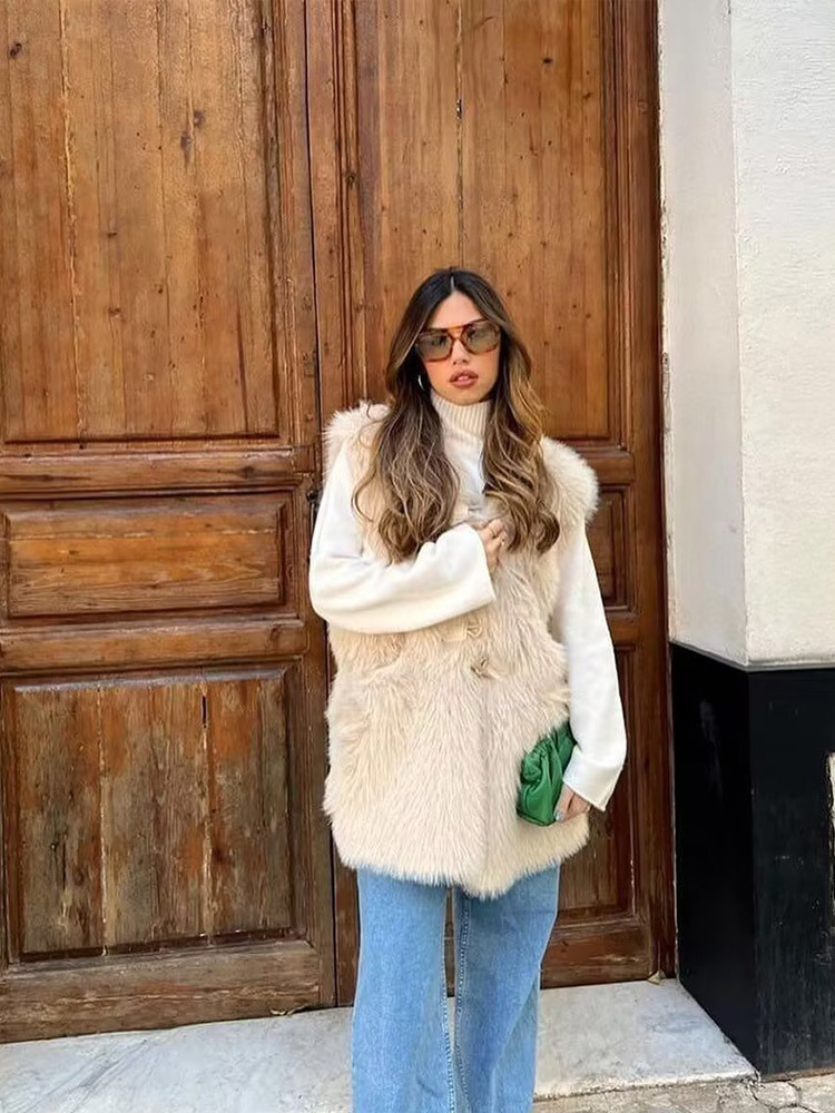 Women's Vests Faux Fur Warm Sleeveless Vest Women Solid Casual Horn Button Chic Coats Female Autumn Winter Elegant Lady Vests 230912