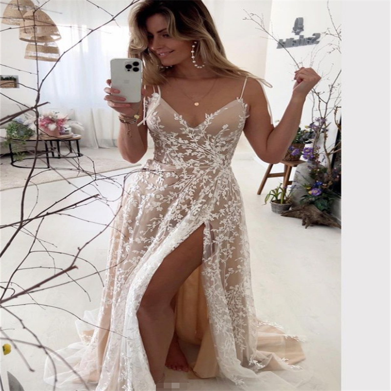 Unique Champagne Lace Wedding Dress 2023 With Slit Elegant Boho Beach Bride Dress Rustic Hippies Celtic Ouutdoor Garden Bridal Vestidos De Novia abito