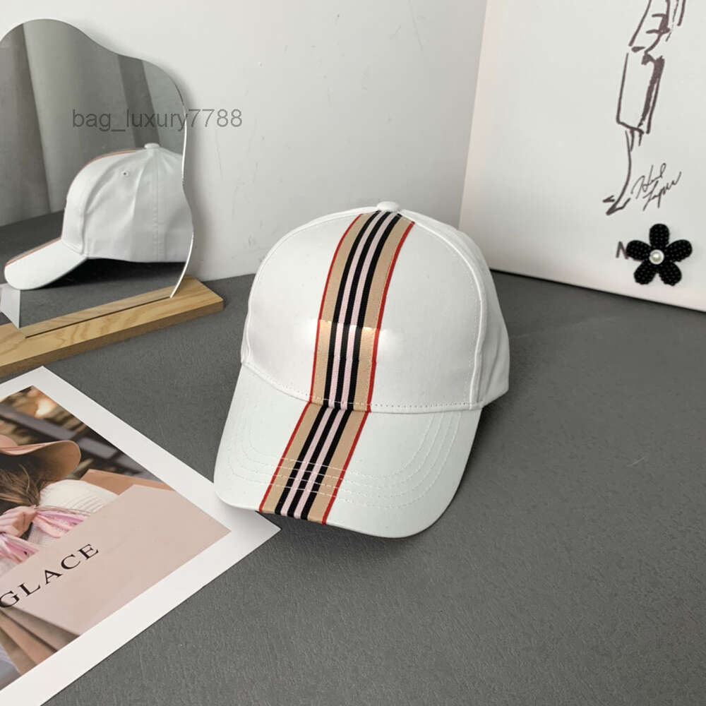 Men's Designer Baseball Hat Autumn Winter Sports Plaid casquette Couple Outdoor Travel Sunshade Stripe Ball Caps