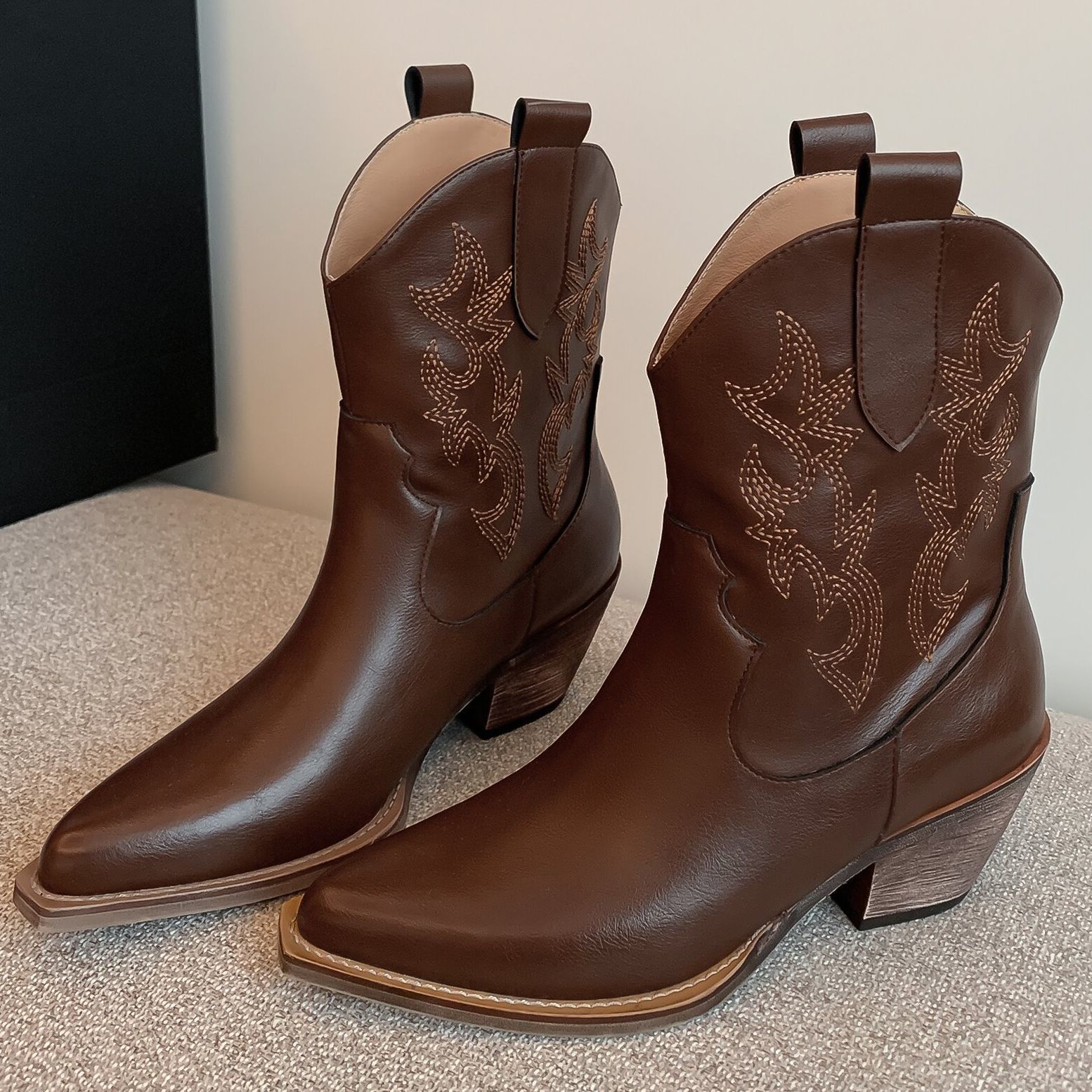 Boots Autumn And Winter Cowhide Material Square Heel Calf Height Fashion Womens Shoes Pointed Toe Embroidery 230915