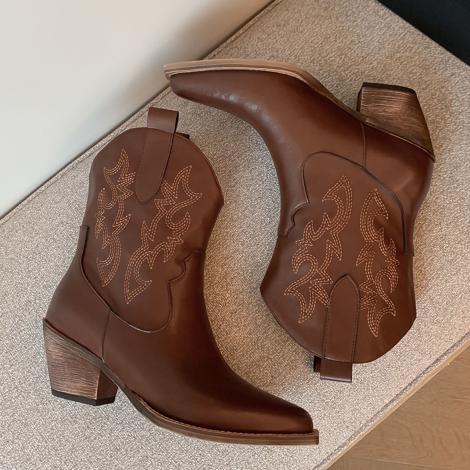 Boots Autumn And Winter Cowhide Material Square Heel Calf Height Fashion Womens Shoes Pointed Toe Embroidery 230915