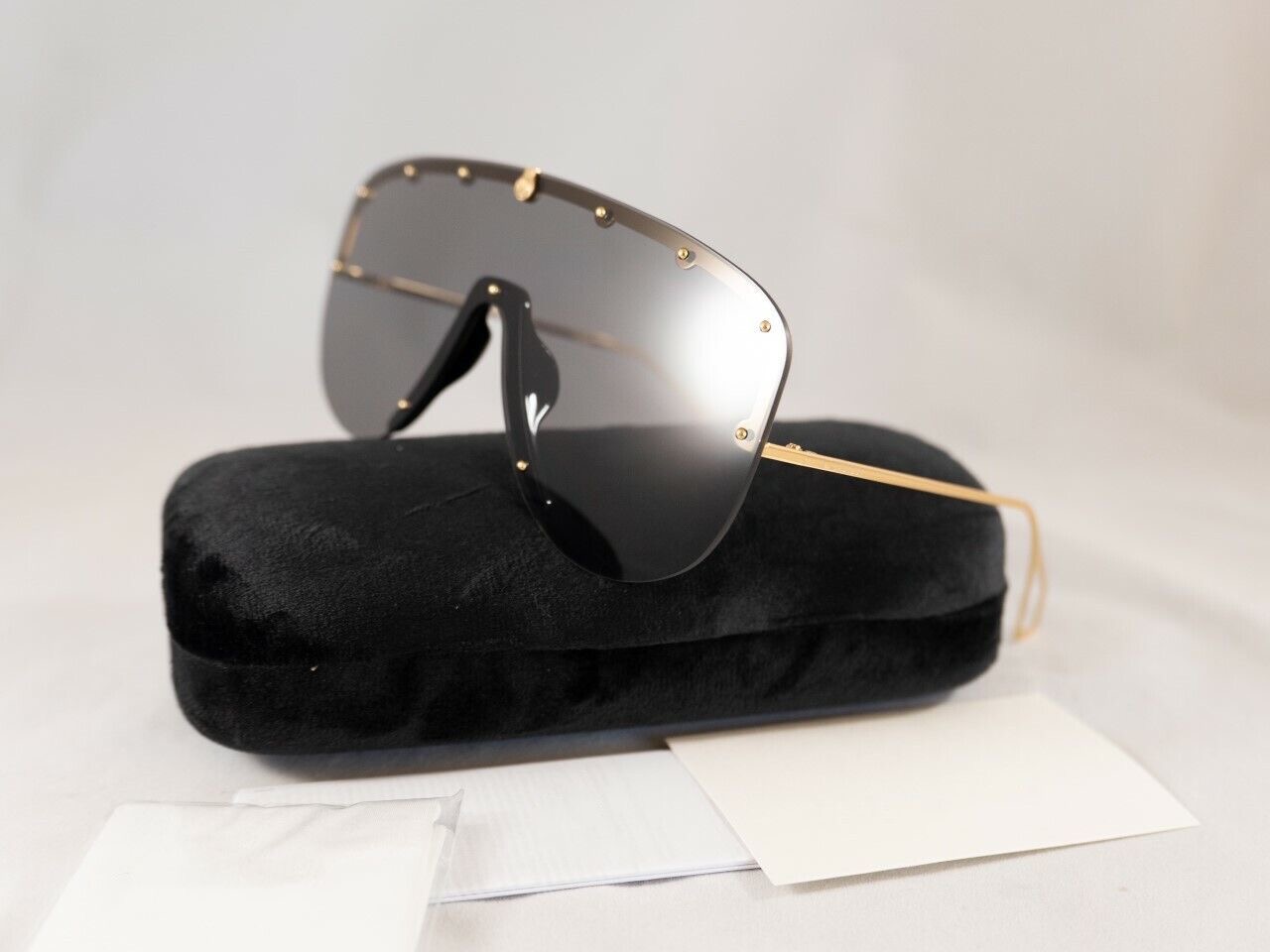 Designer Luxury sunglasses for women Black Lens Gold Oversized Shield Sunglasses with Velvet case