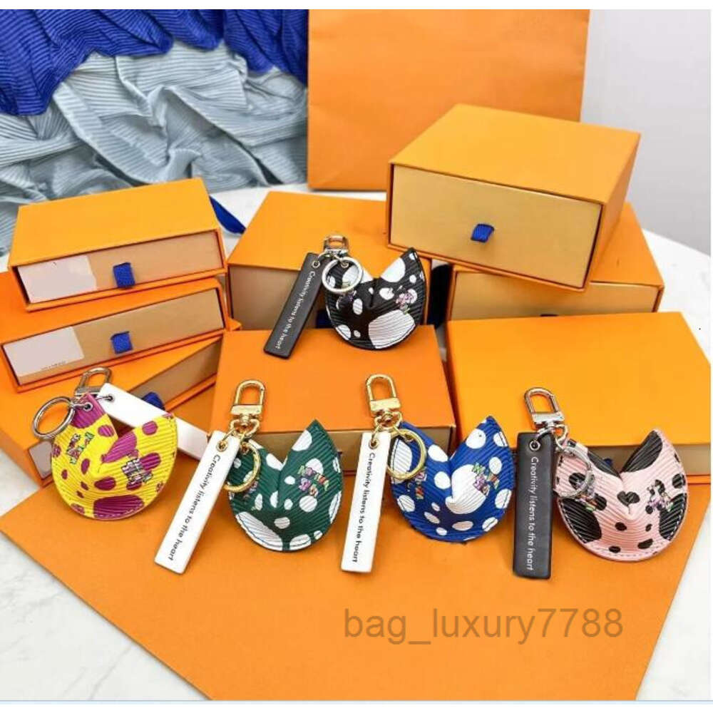 23ss 10style New Fashion Desinger Car Keychain Bag Pendant Keyring Holder Men Women PU Leather Metal Key Chain Accessories