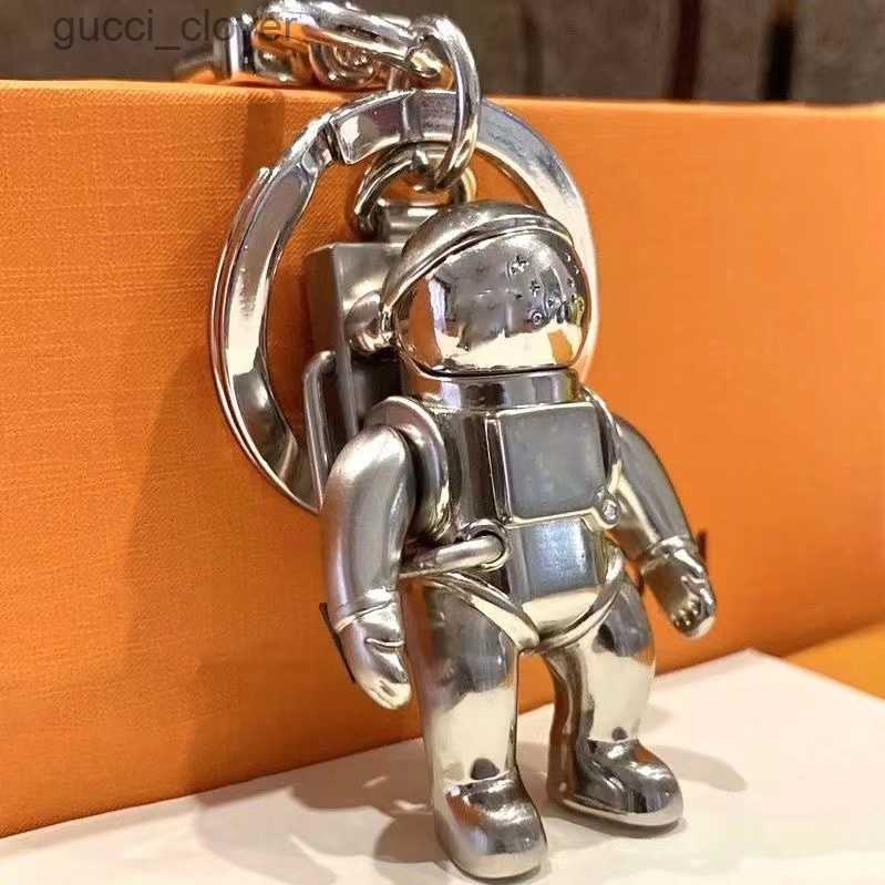 Designer Keychain Fashion Lovers Car Key Buckle Luxury Brand Leather Handmade Carabiner Keychains For Men Women Bags Pendant Keyrings Letter good 2022