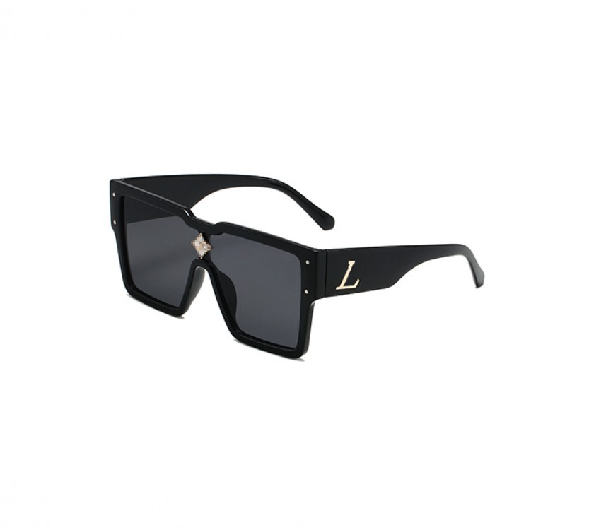 Men's Designer Sunglasses UV 400 Square Frame Fashionable Lunettes for Men And Women For Vacation and Travel