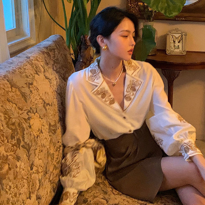 Women's Blouses Shirts Shirts Women Lantern Sleeve Notched Print Temperament Casual Korean Style French Retro Elegant All-match Ladies Blouses 23