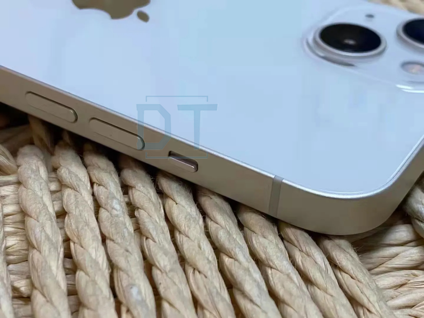 Apple Original iphone XR in iphone 13 style phone Unlocked with iphone13 box&Camera appearance 3G RAM 64GB 128GB ROM smartphone,A+Excellent Condition