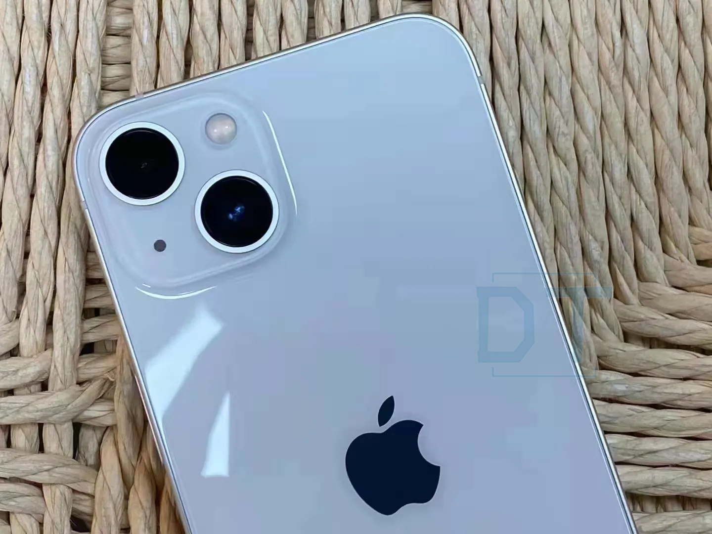 Apple Original iphone XR in iphone 13 style phone Unlocked with iphone13 box&Camera appearance 3G RAM 64GB 128GB ROM smartphone,A+Excellent Condition